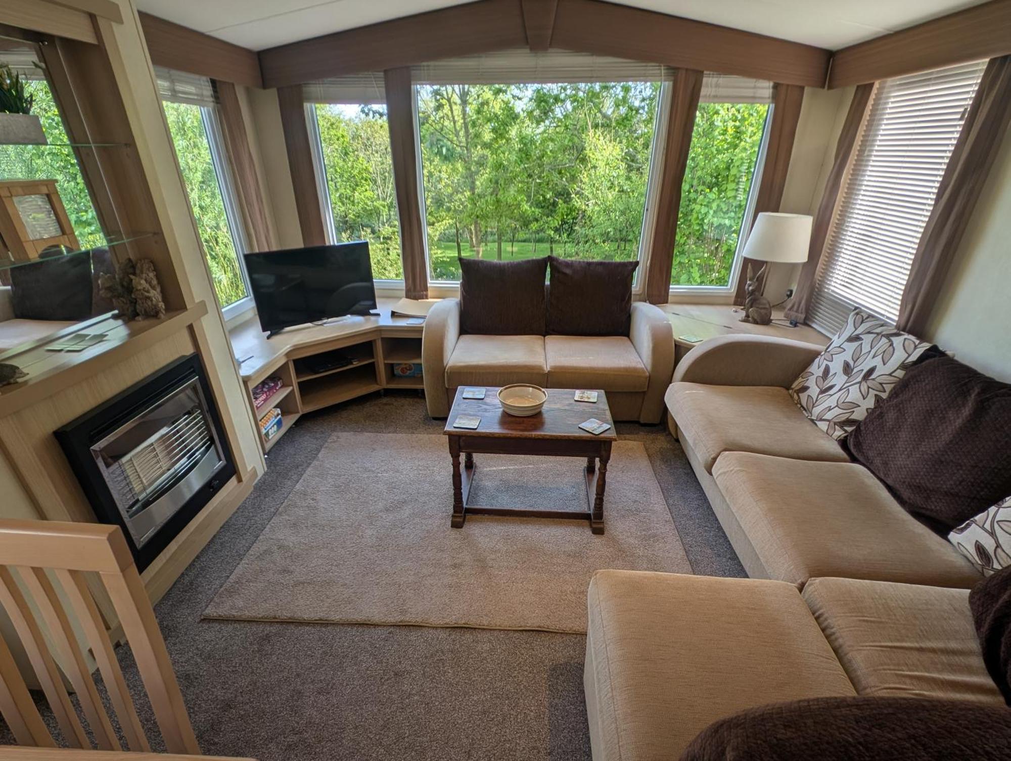 Red Squirrel Holiday Home In The Countryside, 10 Mins To Lligwy Beach Llandyfrydog Bagian luar foto