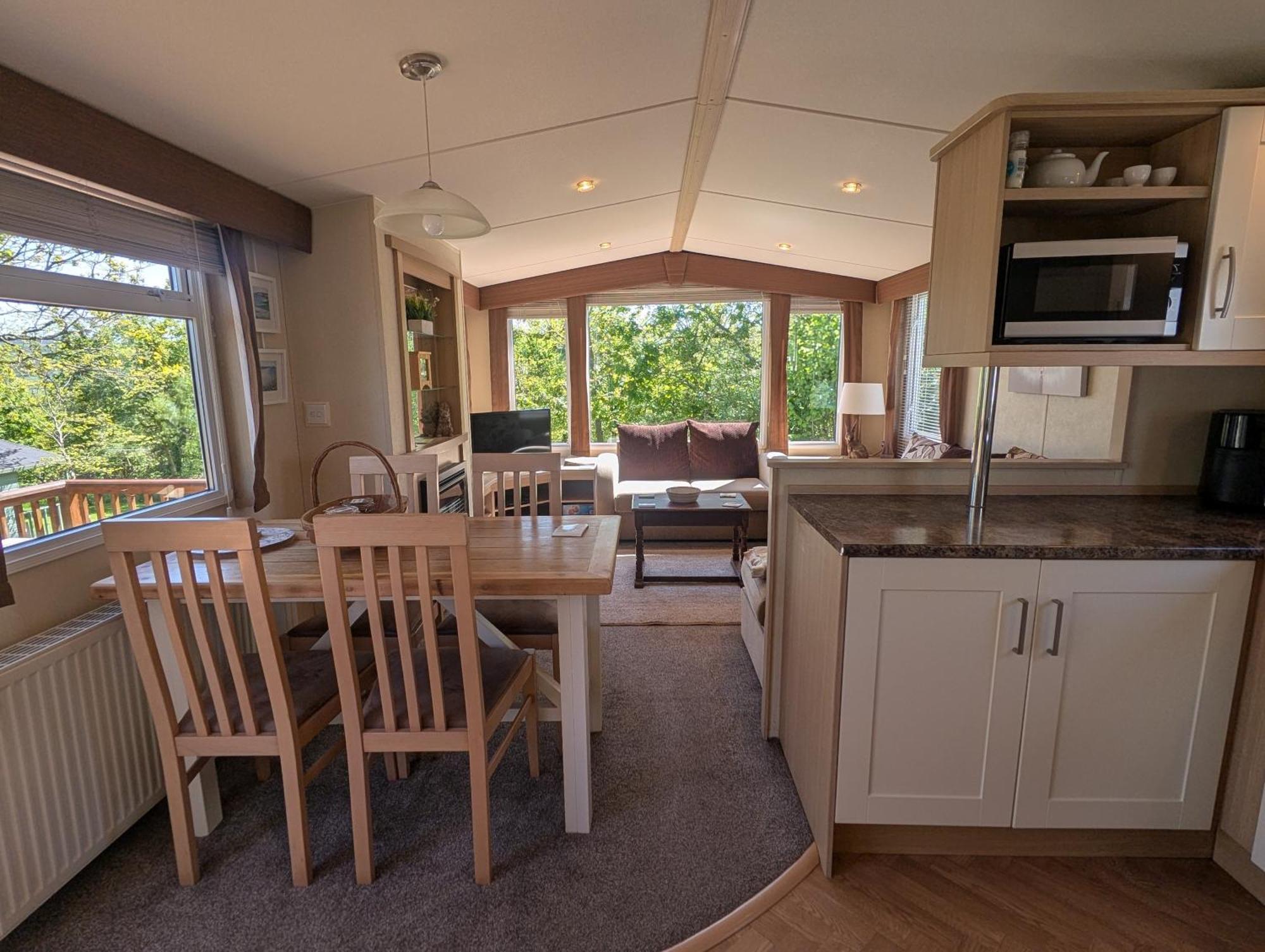 Red Squirrel Holiday Home In The Countryside, 10 Mins To Lligwy Beach Llandyfrydog Bagian luar foto