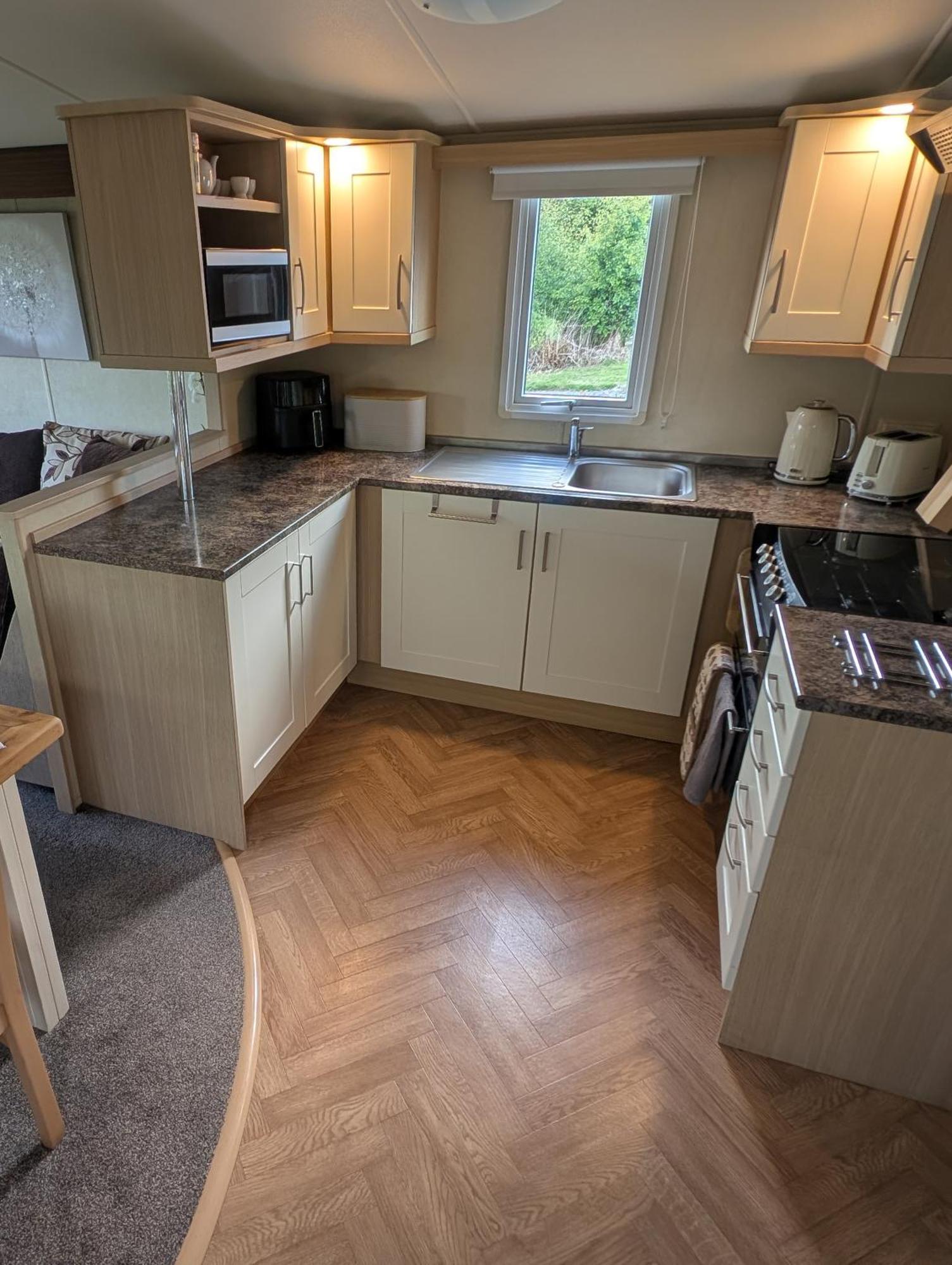 Red Squirrel Holiday Home In The Countryside, 10 Mins To Lligwy Beach Llandyfrydog Bagian luar foto